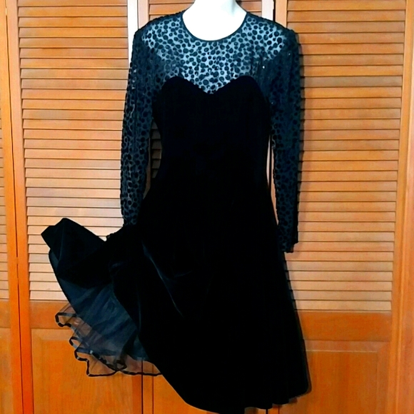 Vintage velvet vavavoom party dress
